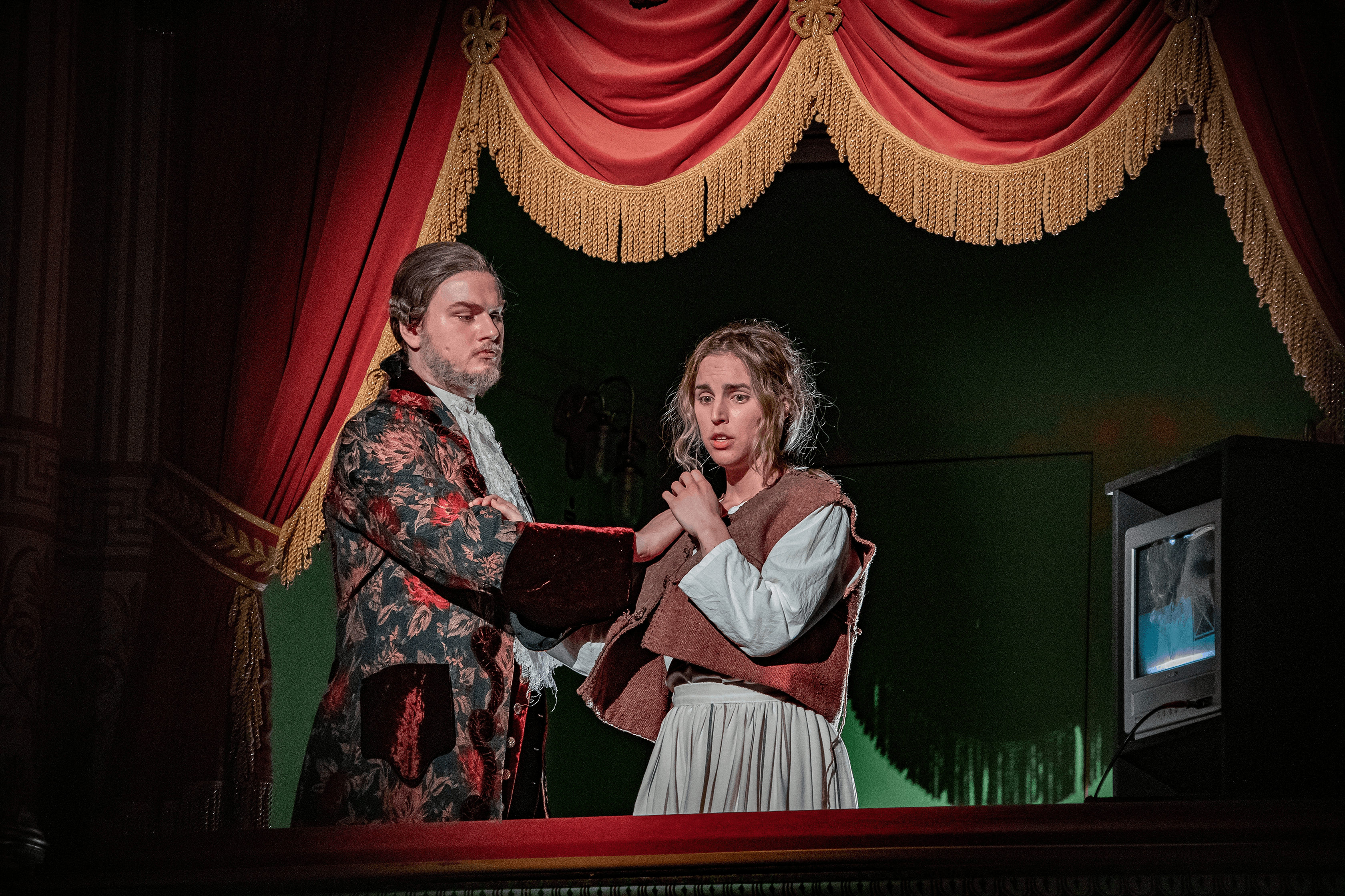 Lana Maletić as Mère Marie with Emanuel Tomljenović as L’Aumônier, 2023