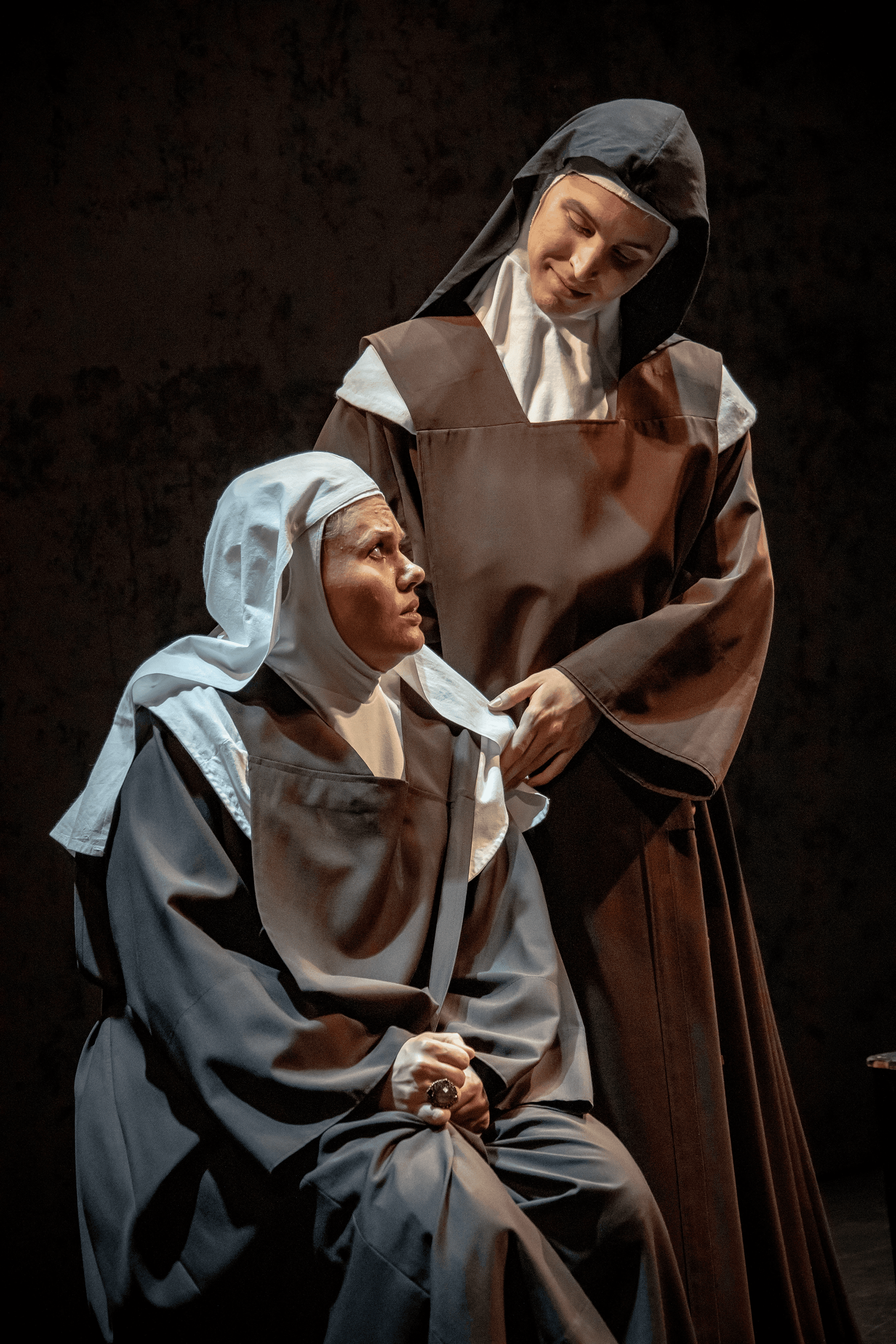 Lana Maletić as Mère Marie with Lena Reineke as Blanche, Dialogues des Carmélites 2023